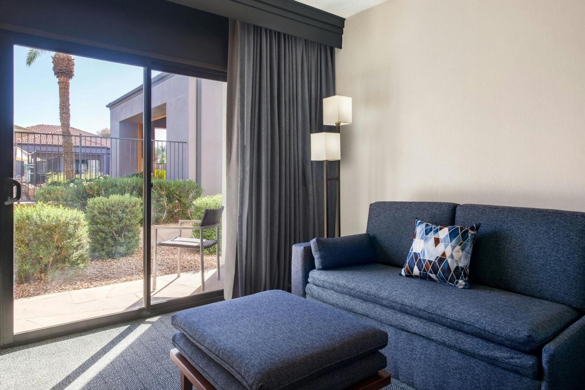 Courtyard By Marriott Phoenix Airport Extérieur photo