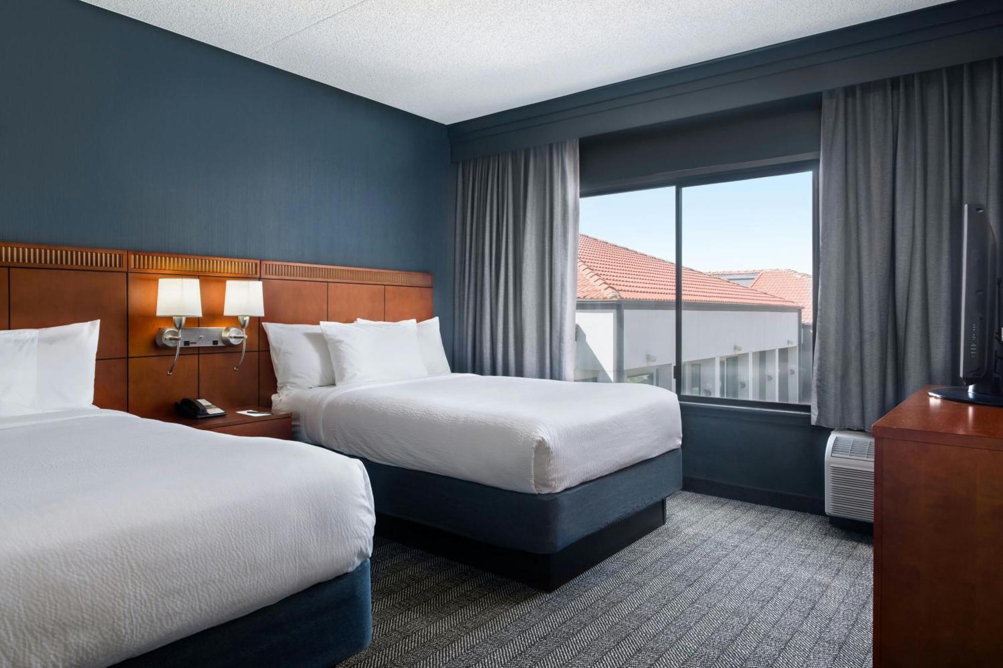 Courtyard By Marriott Phoenix Airport Extérieur photo