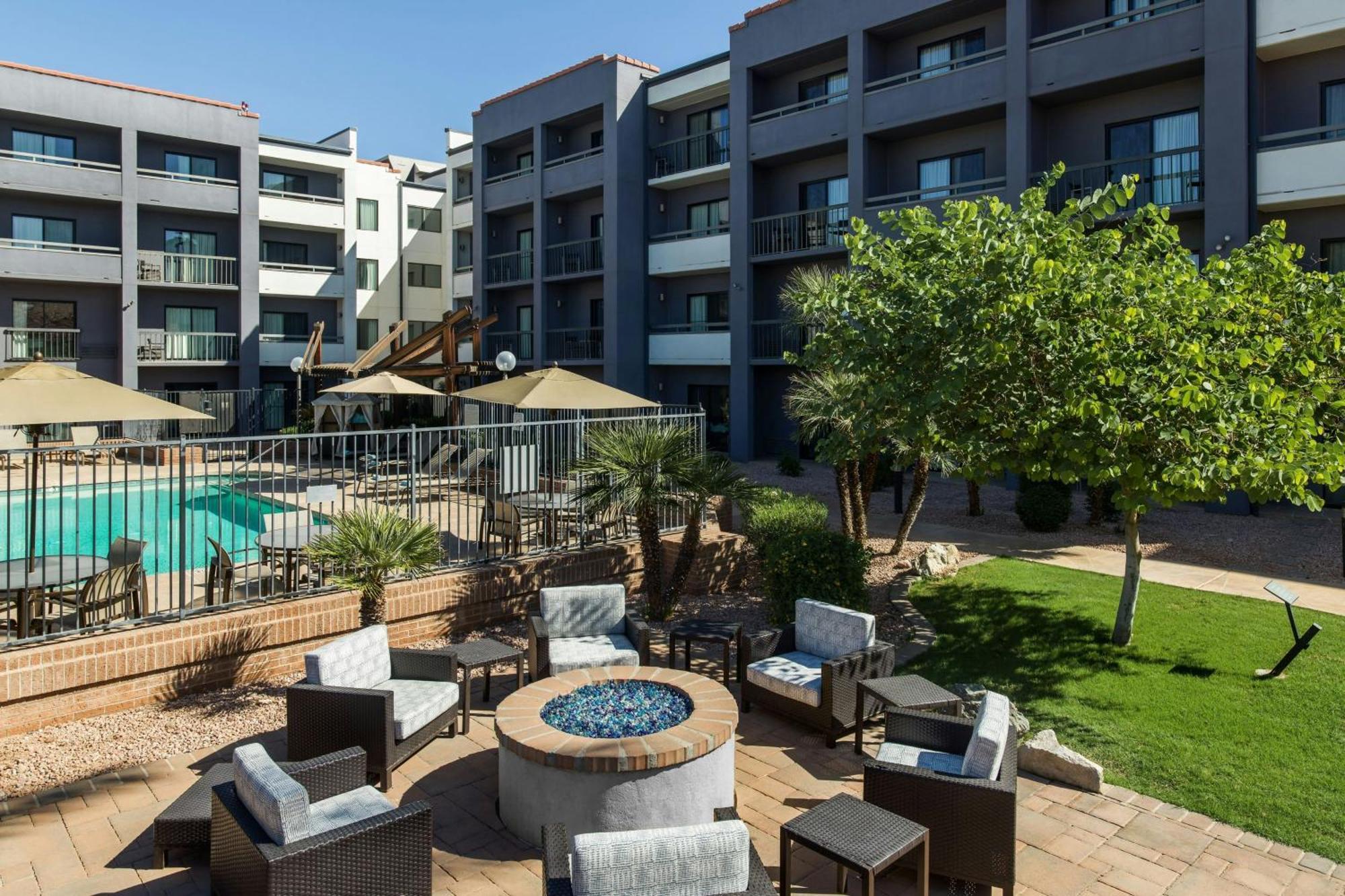 Courtyard By Marriott Phoenix Airport Extérieur photo