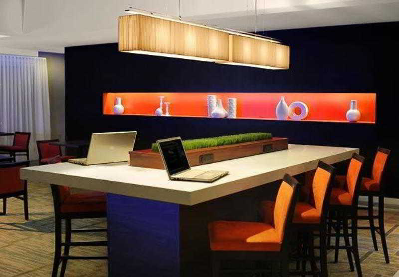 Courtyard By Marriott Phoenix Airport Extérieur photo