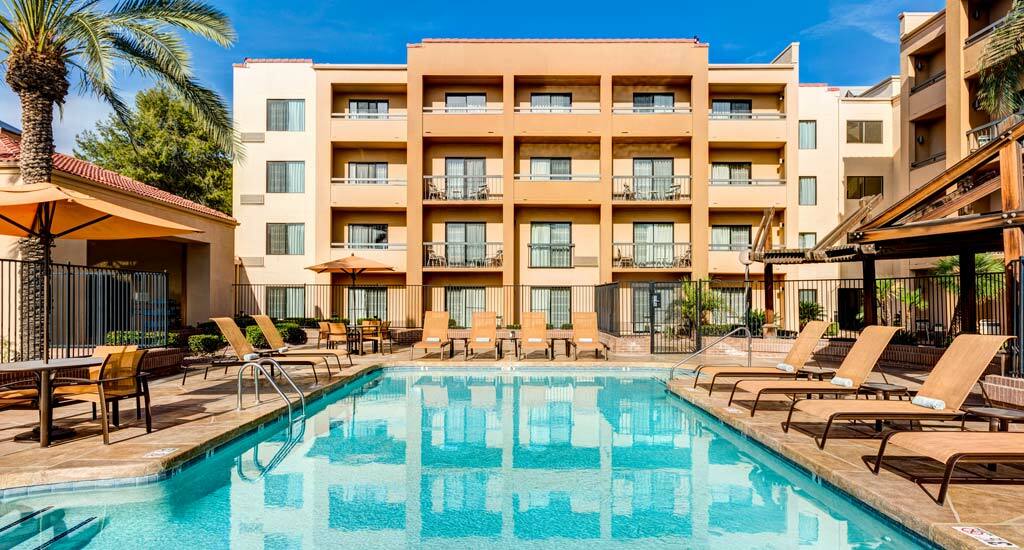 Courtyard By Marriott Phoenix Airport Extérieur photo