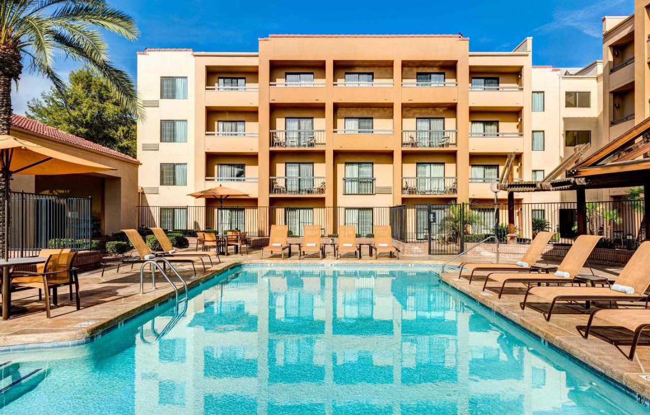 Courtyard By Marriott Phoenix Airport Extérieur photo